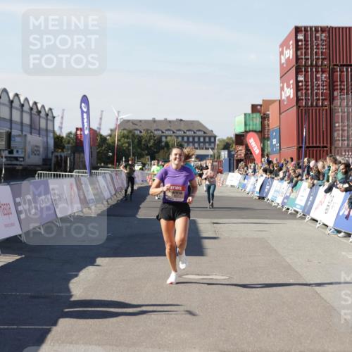 03.10.2025 - Köhlbrandbrückenlauf Jannik Wohlers http://msf.ph/oto/9120232 03.10.2025 13:04:10 Ziel 4056, 4372, 4480, 5721, 5958, 6038, 6523 meine-sportfotos.de