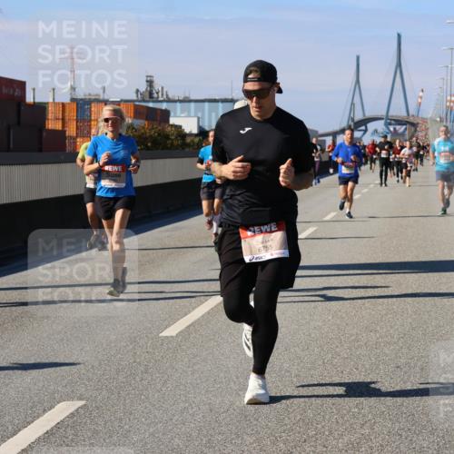 03.10.2025 - Köhlbrandbrückenlauf Strokosch-Dieckow http://msf.ph/oto/9120237 03.10.2025 12:58:14 Position 3  meine-sportfotos.de