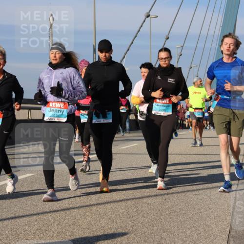 03.10.2025 - Köhlbrandbrückenlauf Strokosch-Dieckow http://msf.ph/oto/9120260 03.10.2025 09:54:50 Position 2 1934, 3535, 3538 meine-sportfotos.de