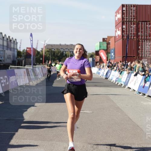 03.10.2025 - Köhlbrandbrückenlauf Jannik Wohlers http://msf.ph/oto/9120278 03.10.2025 13:04:11 Ziel 4056, 4372, 4480, 5055, 5721, 5958, 6038, 6523 meine-sportfotos.de