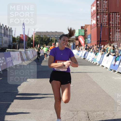 03.10.2025 - Köhlbrandbrückenlauf Jannik Wohlers http://msf.ph/oto/9120298 03.10.2025 13:04:11 Ziel 4056, 4372, 4480, 5055, 5721, 5958, 6038, 6523 meine-sportfotos.de