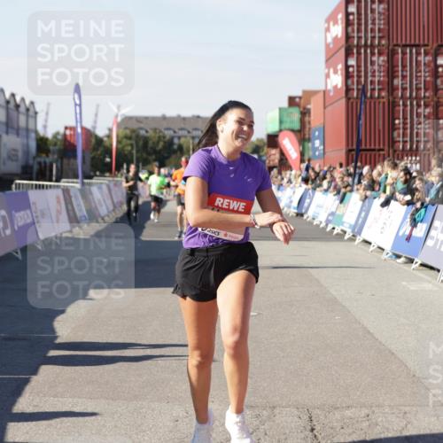 03.10.2025 - Köhlbrandbrückenlauf Jannik Wohlers http://msf.ph/oto/9120309 03.10.2025 13:04:11 Ziel 4056, 4372, 4480, 5055, 5721, 5958, 6038, 6523 meine-sportfotos.de