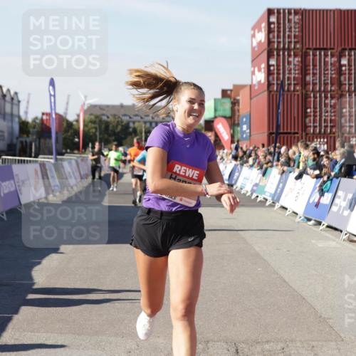 03.10.2025 - Köhlbrandbrückenlauf Jannik Wohlers http://msf.ph/oto/9120313 03.10.2025 13:04:11 Ziel 4056, 4372, 4480, 5055, 5721, 5958, 6038, 6523 meine-sportfotos.de