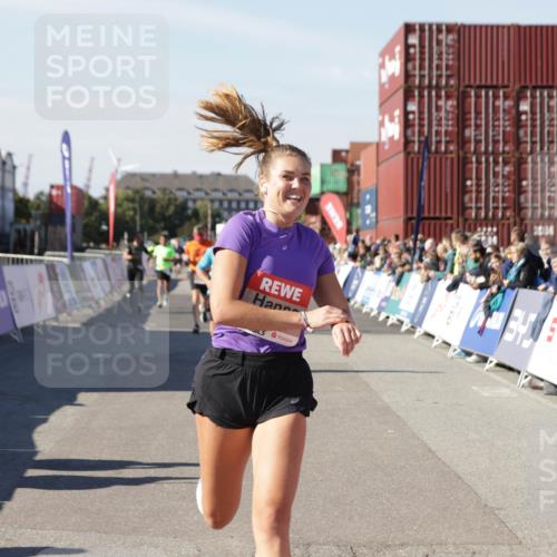 03.10.2025 - Köhlbrandbrückenlauf Jannik Wohlers http://msf.ph/oto/9120320 03.10.2025 13:04:11 Ziel 4056, 4372, 4480, 5055, 5721, 5958, 6038, 6523 meine-sportfotos.de