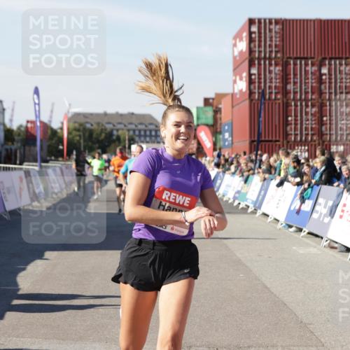 03.10.2025 - Köhlbrandbrückenlauf Jannik Wohlers http://msf.ph/oto/9120325 03.10.2025 13:04:11 Ziel 4056, 4372, 4480, 5055, 5721, 5958, 6038, 6523 meine-sportfotos.de