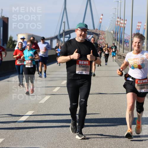 03.10.2025 - Köhlbrandbrückenlauf Strokosch-Dieckow http://msf.ph/oto/9120336 03.10.2025 12:58:28 Position 3 25, 5630, 4036 meine-sportfotos.de
