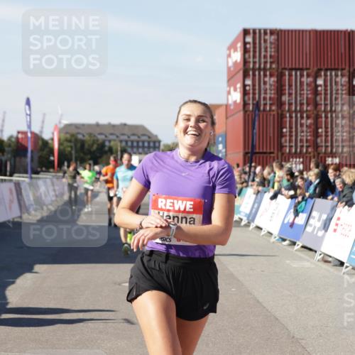 03.10.2025 - Köhlbrandbrückenlauf Jannik Wohlers http://msf.ph/oto/9120343 03.10.2025 13:04:12 Ziel 4056, 4372, 4480, 5055, 5721, 5958, 6038, 6523 meine-sportfotos.de