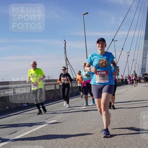 03.10.2025 - Köhlbrandbrückenlauf Michael Burmester http://msf.ph/oto/9120346 03.10.2025 13:01:33 Position 2 6297 meine-sportfotos.de
