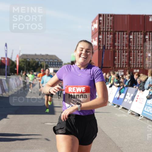 03.10.2025 - Köhlbrandbrückenlauf Jannik Wohlers http://msf.ph/oto/9120353 03.10.2025 13:04:12 Ziel 4056, 4372, 4480, 5055, 5721, 5958, 6038, 6523 meine-sportfotos.de
