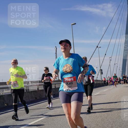 03.10.2025 - Köhlbrandbrückenlauf Michael Burmester http://msf.ph/oto/9120355 03.10.2025 13:01:34 Position 2 6297 meine-sportfotos.de