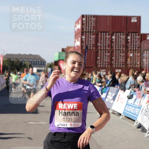 03.10.2025 - Köhlbrandbrückenlauf Jannik Wohlers http://msf.ph/oto/9120363 03.10.2025 13:04:12 Ziel 4056, 4372, 4480, 5055, 5721, 5958, 6038, 6523 meine-sportfotos.de