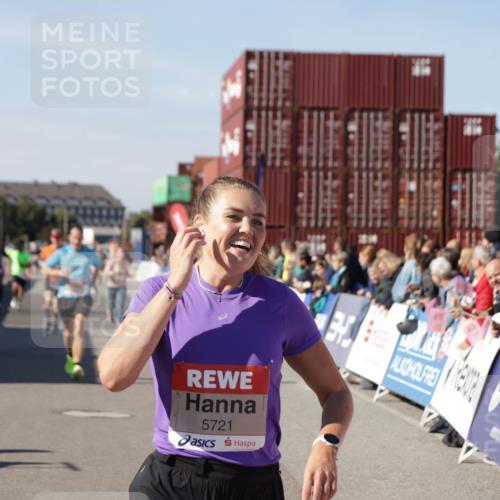 03.10.2025 - Köhlbrandbrückenlauf Jannik Wohlers http://msf.ph/oto/9120367 03.10.2025 13:04:12 Ziel 4056, 4372, 4480, 5055, 5721, 5958, 6038, 6523 meine-sportfotos.de
