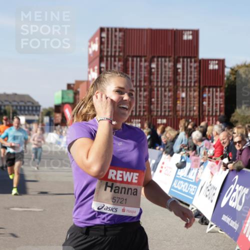 03.10.2025 - Köhlbrandbrückenlauf Jannik Wohlers http://msf.ph/oto/9120377 03.10.2025 13:04:12 Ziel 4056, 4372, 4480, 5055, 5721, 5958, 6038, 6523 meine-sportfotos.de
