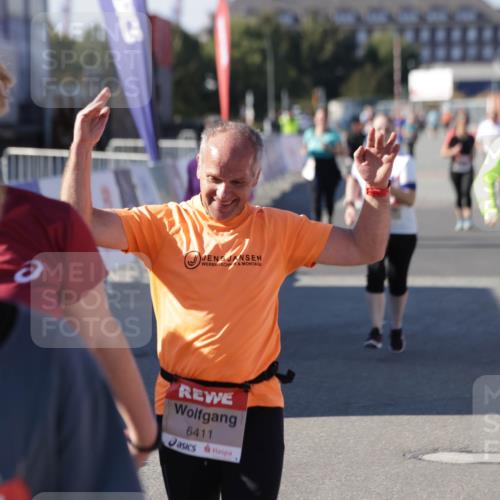 03.10.2025 - Köhlbrandbrückenlauf Jannik Wohlers http://msf.ph/oto/9120384 03.10.2025 13:35:29 Ziel 4434, 4440, 4886, 4949, 5140, 5279, 5356, 5517, 5539, 5548, 5575, 6283, 6358, 6411 meine-sportfotos.de
