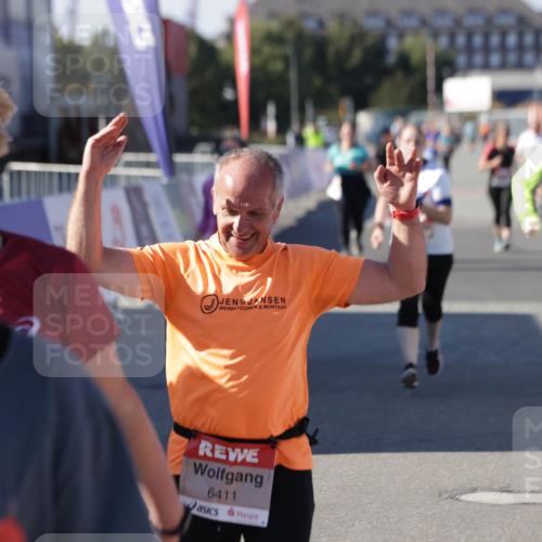 03.10.2025 - Köhlbrandbrückenlauf Jannik Wohlers http://msf.ph/oto/9120390 03.10.2025 13:35:29 Ziel 4434, 4440, 4886, 4949, 5140, 5279, 5356, 5517, 5539, 5548, 5575, 6283, 6358, 6411 meine-sportfotos.de