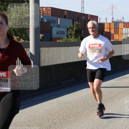 03.10.2025 - Köhlbrandbrückenlauf Strokosch-Dieckow http://msf.ph/oto/9120400 03.10.2025 12:58:32 Position 3 5078, 4563, 3 meine-sportfotos.de