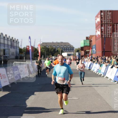 03.10.2025 - Köhlbrandbrückenlauf Jannik Wohlers http://msf.ph/oto/9120401 03.10.2025 13:04:14 Ziel 4372, 4480, 5055, 5721, 6038, 6250, 6251, 6523, 6724 meine-sportfotos.de