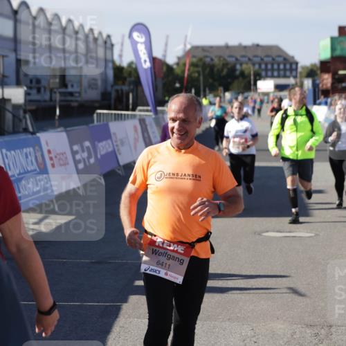 03.10.2025 - Köhlbrandbrückenlauf Jannik Wohlers http://msf.ph/oto/9120441 03.10.2025 13:35:30 Ziel 4434, 4440, 4886, 4949, 5140, 5356, 5517, 5539, 5548, 5575, 6283, 6358, 6411 meine-sportfotos.de