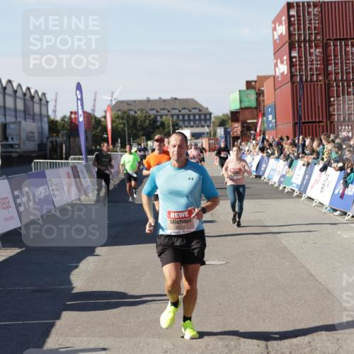 03.10.2025 - Köhlbrandbrückenlauf Jannik Wohlers http://msf.ph/oto/9120444 03.10.2025 13:04:14 Ziel 4372, 4480, 5055, 5721, 6038, 6250, 6251, 6523, 6724 meine-sportfotos.de