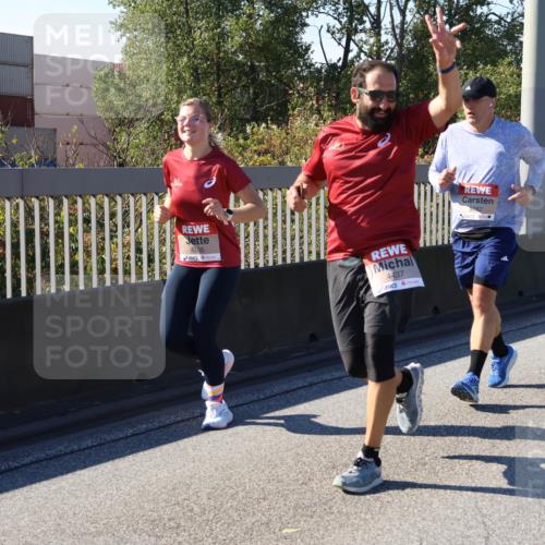 03.10.2025 - Köhlbrandbrückenlauf Strokosch-Dieckow http://msf.ph/oto/9120457 03.10.2025 12:58:39 Position 3 4785, 4437, 5282 meine-sportfotos.de