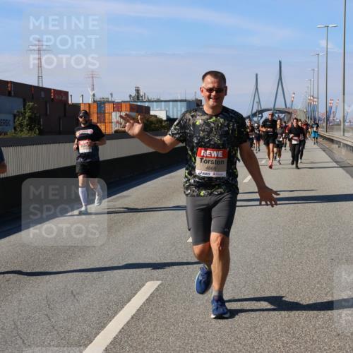03.10.2025 - Köhlbrandbrückenlauf Strokosch-Dieckow http://msf.ph/oto/9120472 03.10.2025 12:58:41 Position 3 4868 meine-sportfotos.de