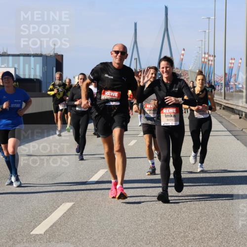 03.10.2025 - Köhlbrandbrückenlauf Strokosch-Dieckow http://msf.ph/oto/9120516 03.10.2025 12:58:46 Position 3 612, 6418 meine-sportfotos.de