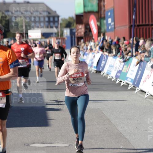 03.10.2025 - Köhlbrandbrückenlauf Jannik Wohlers http://msf.ph/oto/9120525 03.10.2025 13:04:16 Ziel 4494, 5055, 5721, 6038, 6250, 6251, 6523, 6724 meine-sportfotos.de