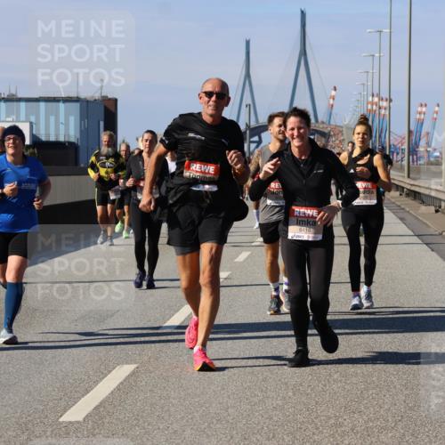 03.10.2025 - Köhlbrandbrückenlauf Strokosch-Dieckow http://msf.ph/oto/9120526 03.10.2025 12:58:46 Position 3  meine-sportfotos.de
