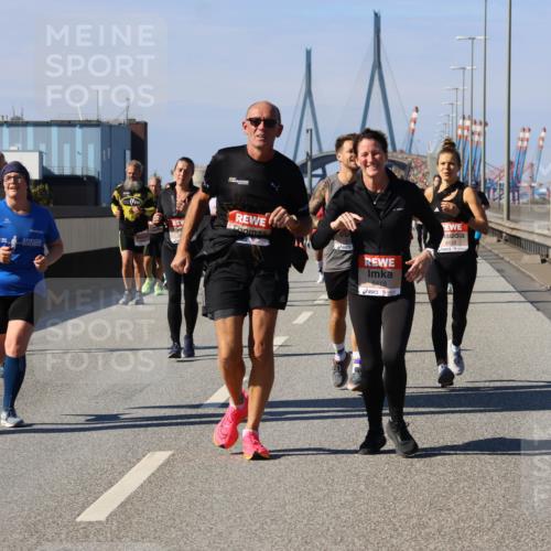 03.10.2025 - Köhlbrandbrückenlauf Strokosch-Dieckow http://msf.ph/oto/9120530 03.10.2025 12:58:46 Position 3 6418, 6128 meine-sportfotos.de