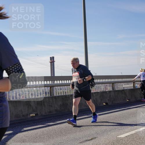 03.10.2025 - Köhlbrandbrückenlauf Michael Burmester http://msf.ph/oto/9120535 03.10.2025 13:01:53 Position 2 51 meine-sportfotos.de