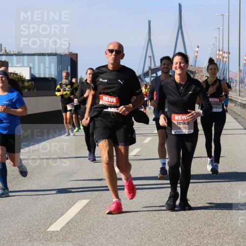 03.10.2025 - Köhlbrandbrückenlauf Strokosch-Dieckow http://msf.ph/oto/9120551 03.10.2025 12:58:47 Position 3 6418, 128 meine-sportfotos.de