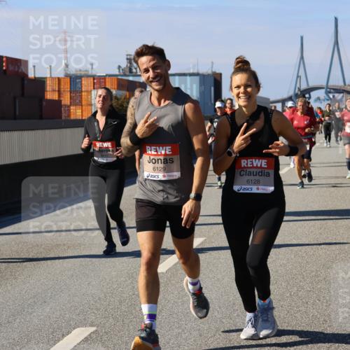 03.10.2025 - Köhlbrandbrückenlauf Strokosch-Dieckow http://msf.ph/oto/9120584 03.10.2025 12:58:50 Position 3 4678, 4410, 6129, 6128 meine-sportfotos.de