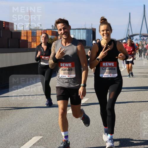 03.10.2025 - Köhlbrandbrückenlauf Strokosch-Dieckow http://msf.ph/oto/9120588 03.10.2025 12:58:50 Position 3 4678, 4410, 6129, 6128 meine-sportfotos.de