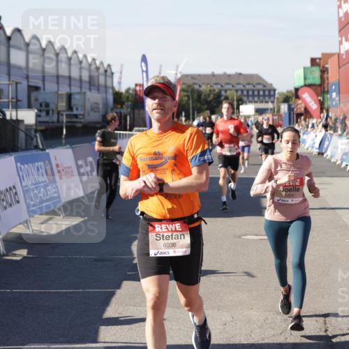03.10.2025 - Köhlbrandbrückenlauf Jannik Wohlers http://msf.ph/oto/9120594 03.10.2025 13:04:17 Ziel 4494, 5055, 5721, 6038, 6250, 6251, 6523, 6723, 6724 meine-sportfotos.de