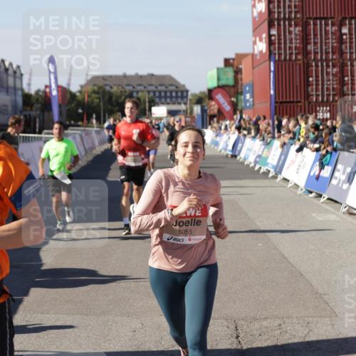 03.10.2025 - Köhlbrandbrückenlauf Jannik Wohlers http://msf.ph/oto/9120629 03.10.2025 13:04:18 Ziel 4297, 4494, 5055, 5721, 6038, 6250, 6251, 6523, 6723, 6724 meine-sportfotos.de