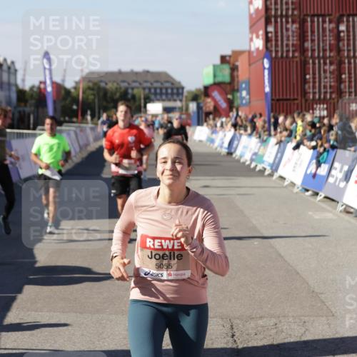 03.10.2025 - Köhlbrandbrückenlauf Jannik Wohlers http://msf.ph/oto/9120651 03.10.2025 13:04:18 Ziel 4297, 4494, 5055, 5721, 6038, 6250, 6251, 6523, 6723, 6724 meine-sportfotos.de