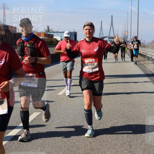 03.10.2025 - Köhlbrandbrückenlauf Strokosch-Dieckow http://msf.ph/oto/9120659 03.10.2025 12:58:57 Position 3 4808, 5686, 5682 meine-sportfotos.de