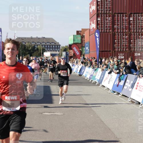 03.10.2025 - Köhlbrandbrückenlauf Jannik Wohlers http://msf.ph/oto/9120715 03.10.2025 13:04:20 Ziel 4117, 4198, 4297, 4494, 5055, 5721, 6038, 6250, 6251, 6523, 6723, 6724 meine-sportfotos.de