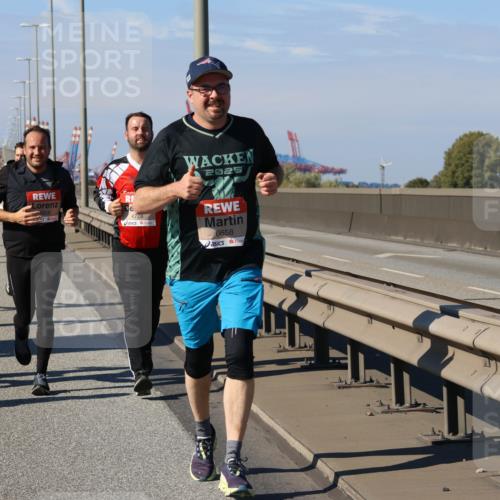03.10.2025 - Köhlbrandbrückenlauf Strokosch-Dieckow http://msf.ph/oto/9120717 03.10.2025 12:59:03 Position 3 2025, 4809, 4728, 6658 meine-sportfotos.de
