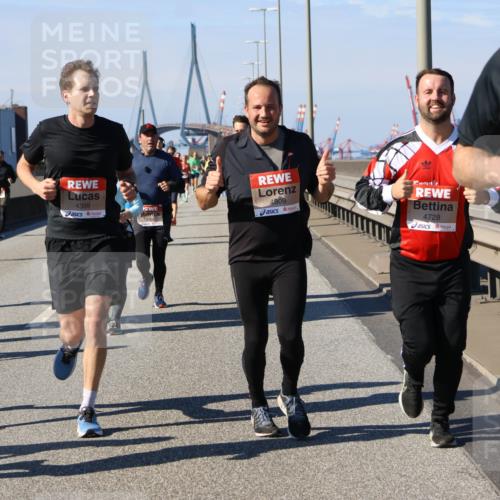 03.10.2025 - Köhlbrandbrückenlauf Strokosch-Dieckow http://msf.ph/oto/9120732 03.10.2025 12:59:04 Position 3 77, 4399, 4809, 4728, 13, 202, 6658 meine-sportfotos.de