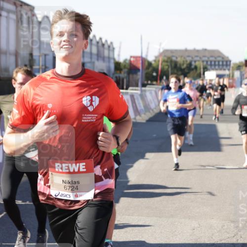 03.10.2025 - Köhlbrandbrückenlauf Jannik Wohlers http://msf.ph/oto/9120736 03.10.2025 13:04:21 Ziel 4117, 4198, 4297, 4494, 4665, 4836, 4995, 5055, 6038, 6250, 6251, 6523, 6723, 6724 meine-sportfotos.de