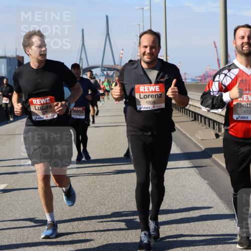 03.10.2025 - Köhlbrandbrückenlauf Strokosch-Dieckow http://msf.ph/oto/9120757 03.10.2025 12:59:04 Position 3 4399, 4809, 4728 meine-sportfotos.de