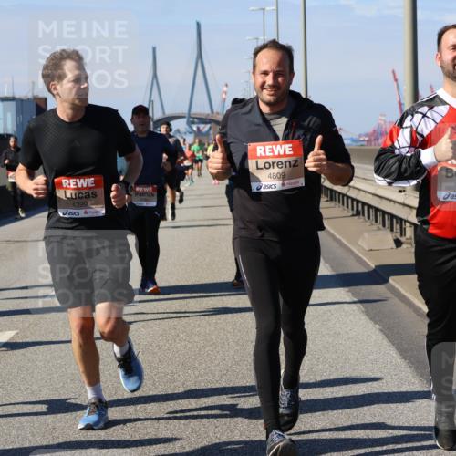 03.10.2025 - Köhlbrandbrückenlauf Strokosch-Dieckow http://msf.ph/oto/9120761 03.10.2025 12:59:04 Position 3 4399, 4809, 4728 meine-sportfotos.de