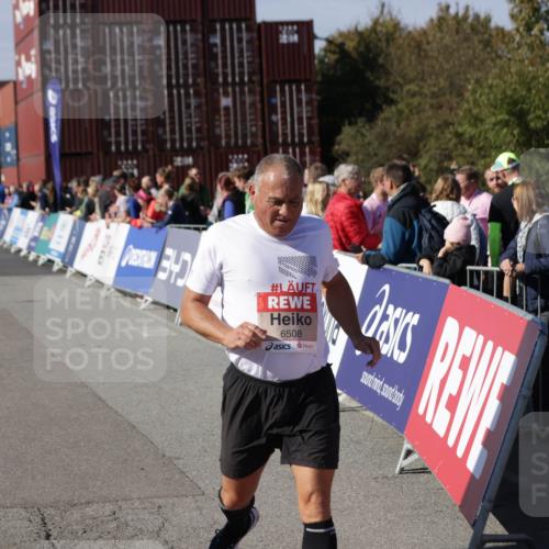 03.10.2025 - Köhlbrandbrückenlauf Jannik Wohlers http://msf.ph/oto/9120779 03.10.2025 13:35:43 Ziel 5517, 5539, 5680, 6079, 6396, 6508 meine-sportfotos.de