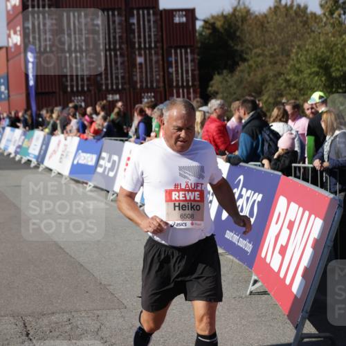 03.10.2025 - Köhlbrandbrückenlauf Jannik Wohlers http://msf.ph/oto/9120785 03.10.2025 13:35:43 Ziel 5517, 5539, 5680, 6079, 6396, 6508 meine-sportfotos.de