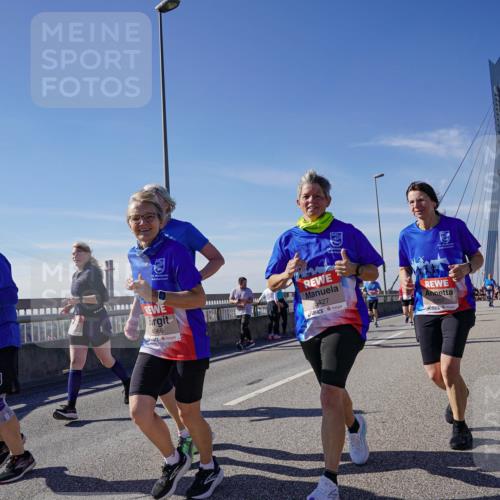 03.10.2025 - Köhlbrandbrückenlauf Michael Burmester http://msf.ph/oto/9120786 03.10.2025 13:02:06 Position 2 4966, 5427 meine-sportfotos.de