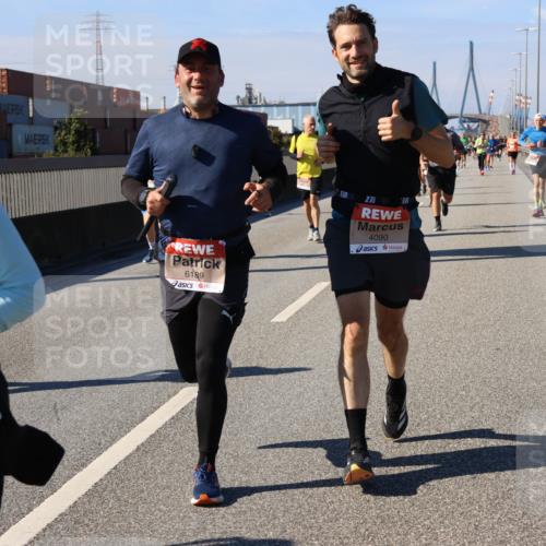 03.10.2025 - Köhlbrandbrückenlauf Strokosch-Dieckow http://msf.ph/oto/9120795 03.10.2025 12:59:08 Position 3 6189, 23, 23160, 38, 4090 meine-sportfotos.de