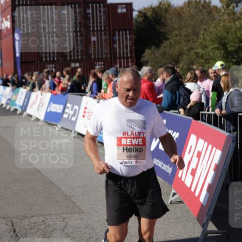 03.10.2025 - Köhlbrandbrückenlauf Jannik Wohlers http://msf.ph/oto/9120797 03.10.2025 13:35:43 Ziel 5517, 5539, 5680, 6079, 6396, 6508 meine-sportfotos.de