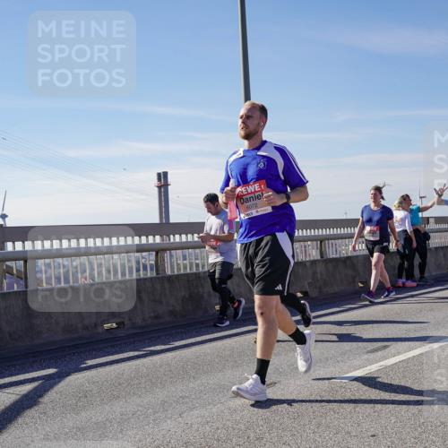 03.10.2025 - Köhlbrandbrückenlauf Michael Burmester http://msf.ph/oto/9120801 03.10.2025 13:02:08 Position 2 6072 meine-sportfotos.de