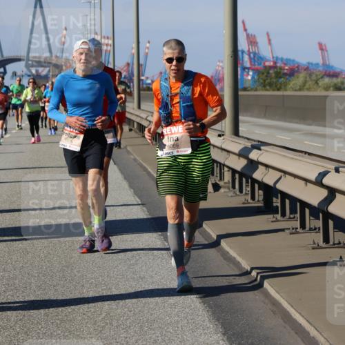 03.10.2025 - Köhlbrandbrückenlauf Strokosch-Dieckow http://msf.ph/oto/9120802 03.10.2025 12:59:12 Position 3 4928, 6069 meine-sportfotos.de